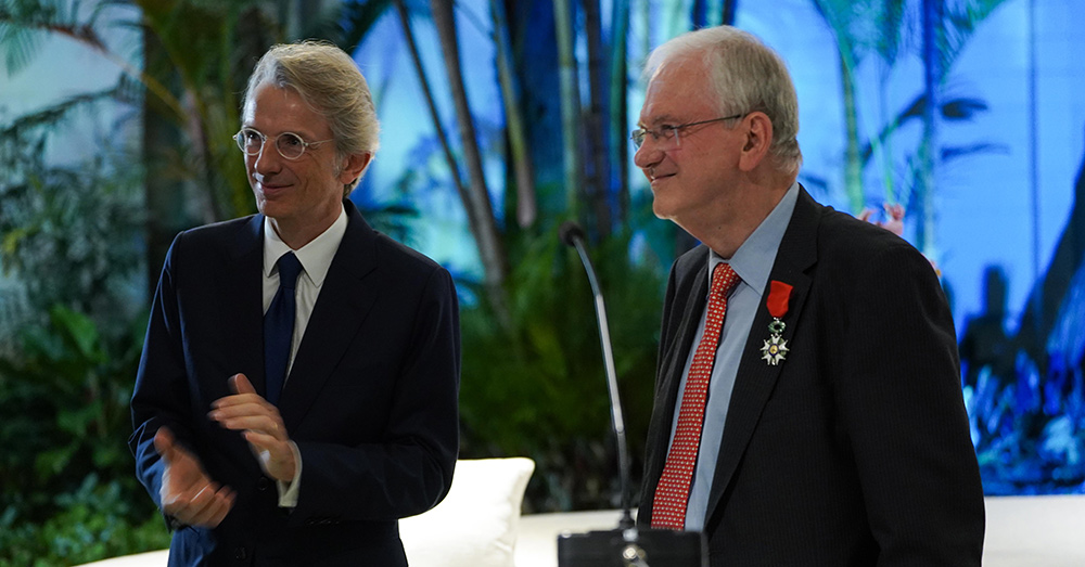 Marco Antonio Zago recebe comenda da Legião de Honra concedida pelo presidente da França